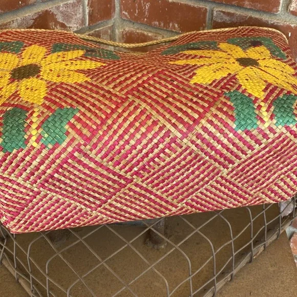 Olivia Sunflower Straw Circle Handle Large Tote, Green - Picture 4 of 5